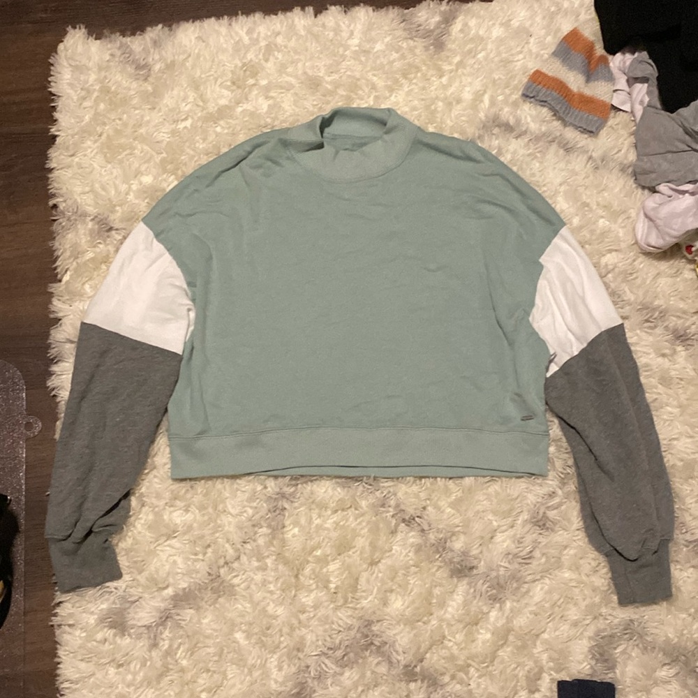 hollister sweater